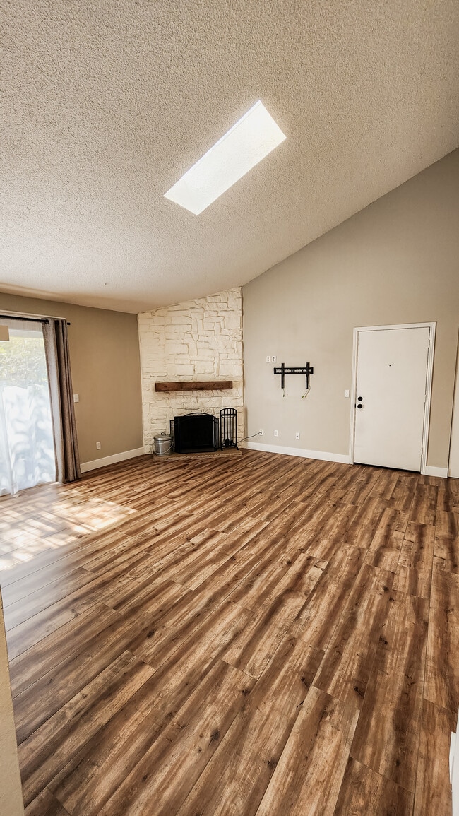 Building Photo - 3345 S Ammons St