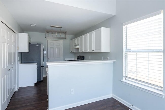 Building Photo - 3690 Manor Ct SW