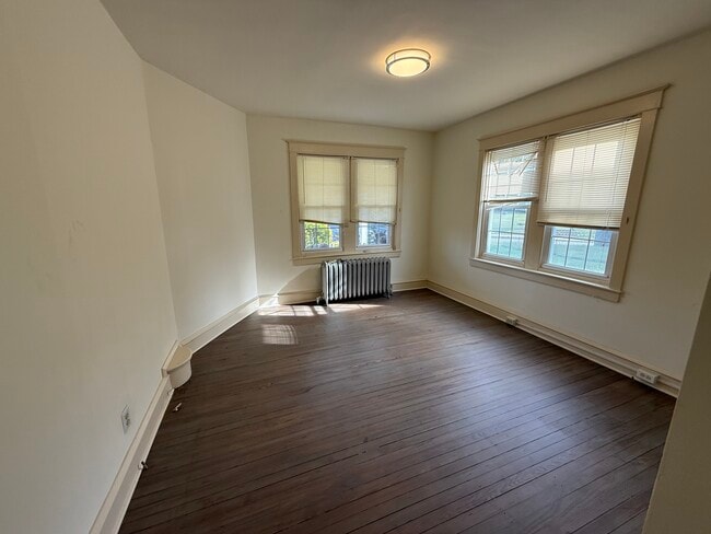 Foto del edificio - 305 W Wayne Ave