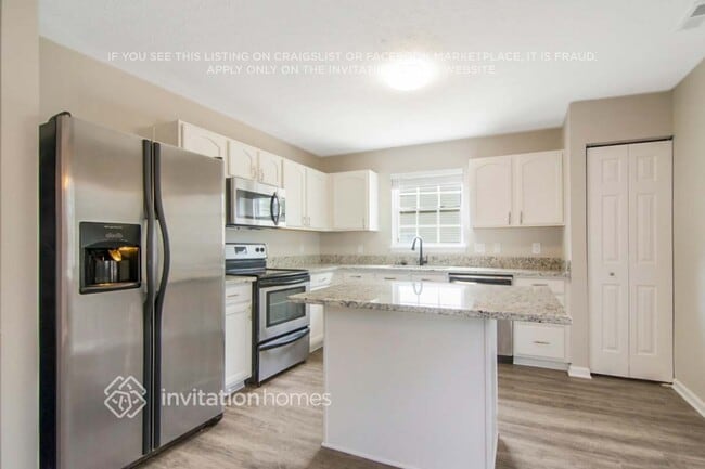 Building Photo - 2831 Bombay Dr