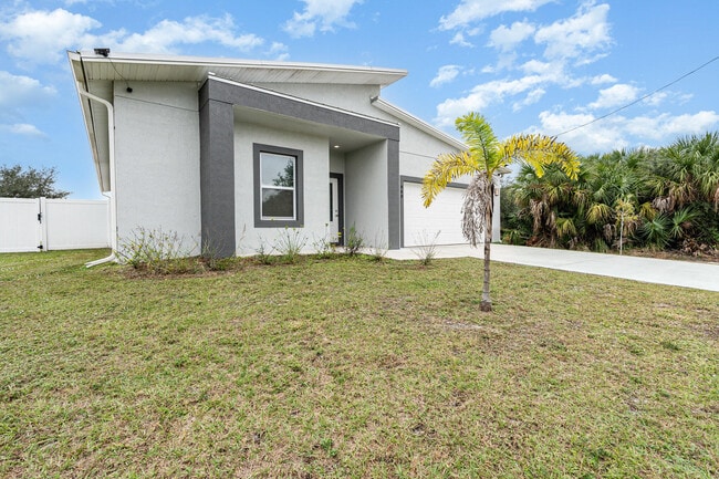Building Photo - 448 St Andre Blvd