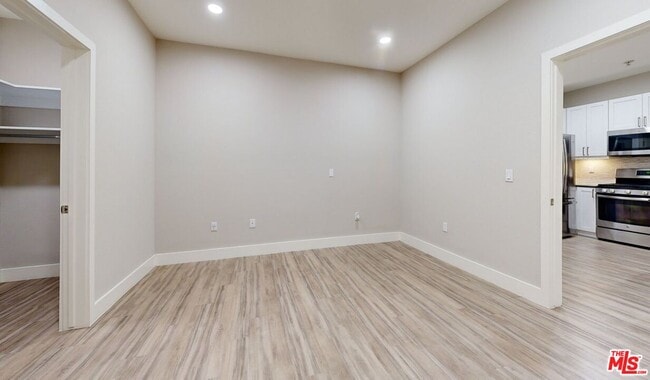 Foto del edificio - 6280 W 3rd St