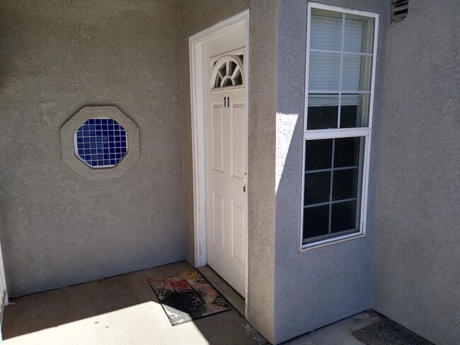 Building Photo - 334 S 400 E