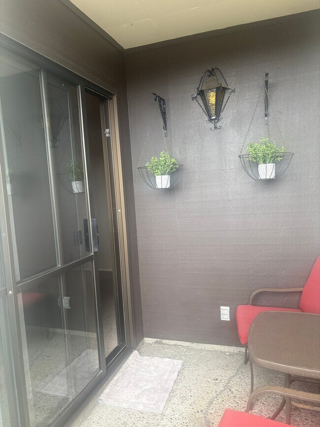 Foto del edificio - 500 Glenwood Cir