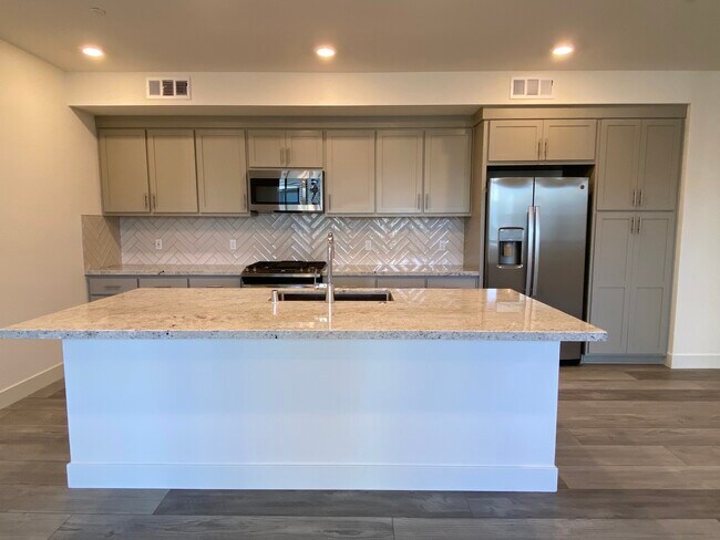 Building Photo - 3893 Quantum Dr