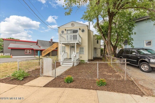 Building Photo - 109 Poole Ave