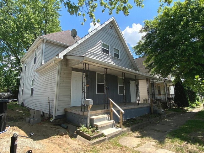 Foto del edificio - 653 Birch Ave