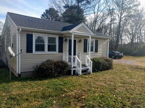 Building Photo - 221 S Mesa Dr
