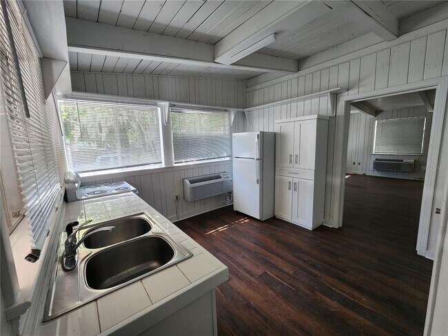 Foto del edificio - 120 SE 7th St