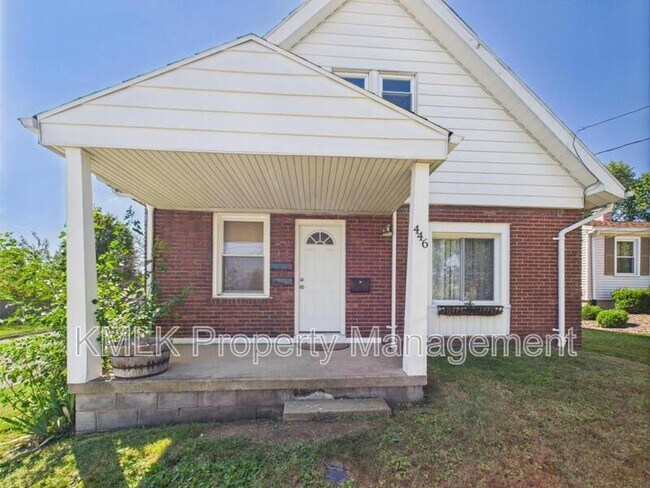 Foto del edificio - 446 Brandon Ave