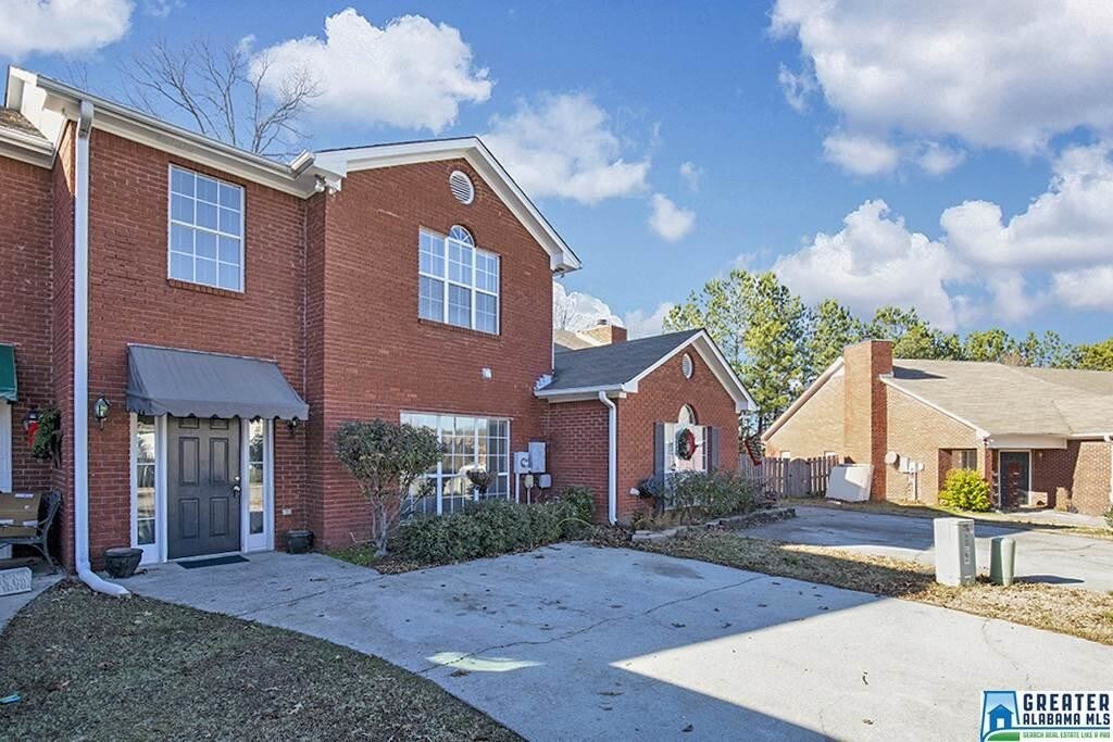 122 Canyon Trail, Pelham, AL 35124 Townhouse for Rent in Pelham, AL