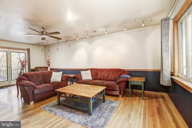 Foto del edificio - 119 Bosley Ave