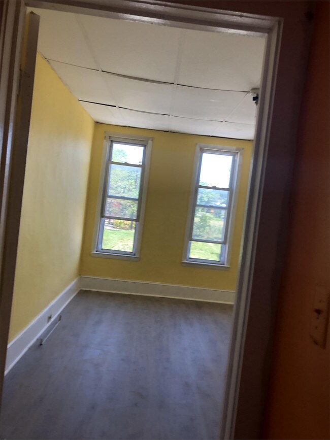 Foto del edificio - 2415 E Biddle St