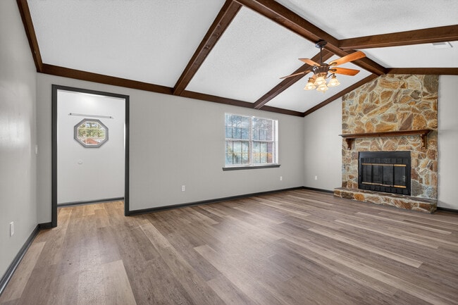 Building Photo - 314 Nottingham Way