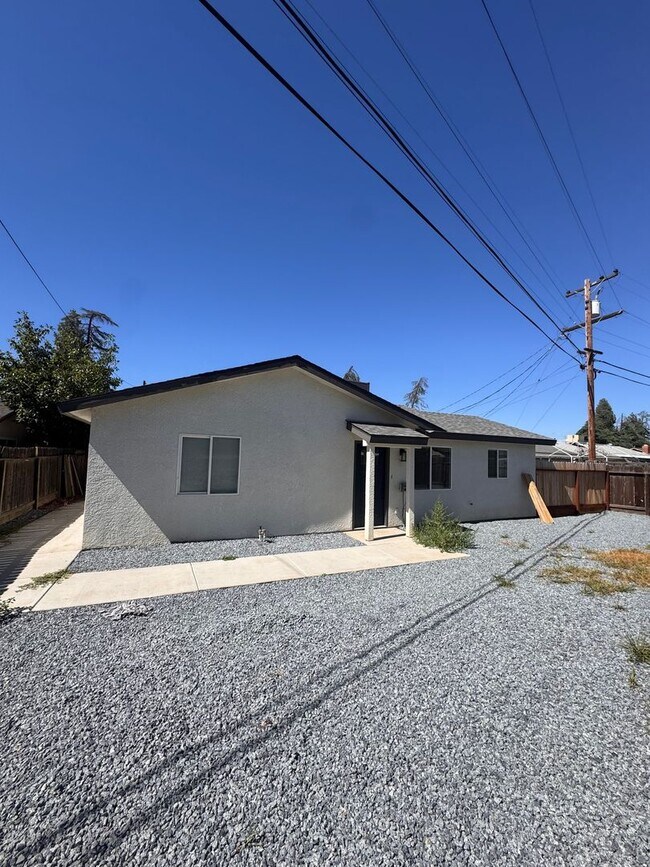 Foto del edificio - 3874 E Ashlan Ave