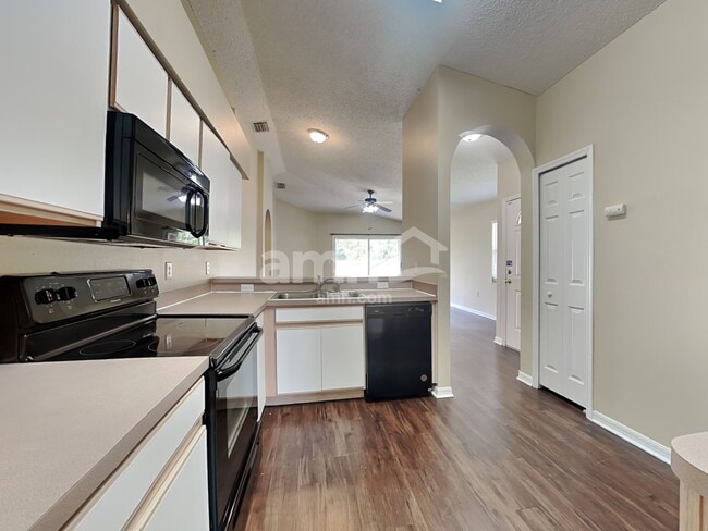 Building Photo - 519 Scarlet Maple Ct