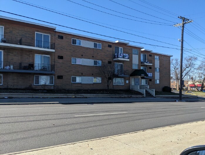 Primary Photo - 13540 Euclid Ave