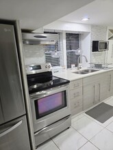 Building Photo - 2080 E Roxboro Rd NE