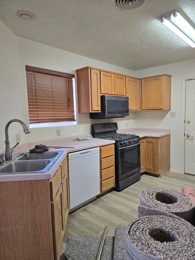 Foto del edificio - 3 Bedroom in Bloomfield