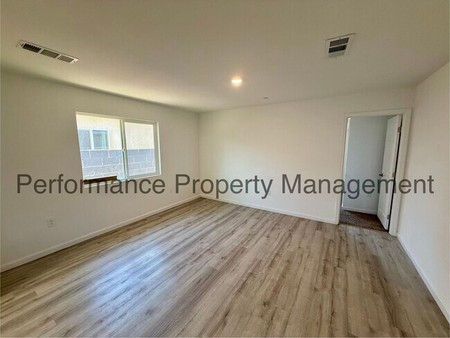 Building Photo - 1417 Oregon St