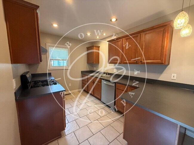 Foto del edificio - Charming 4 bedroom 2 bathroom close to the University of Toledo.