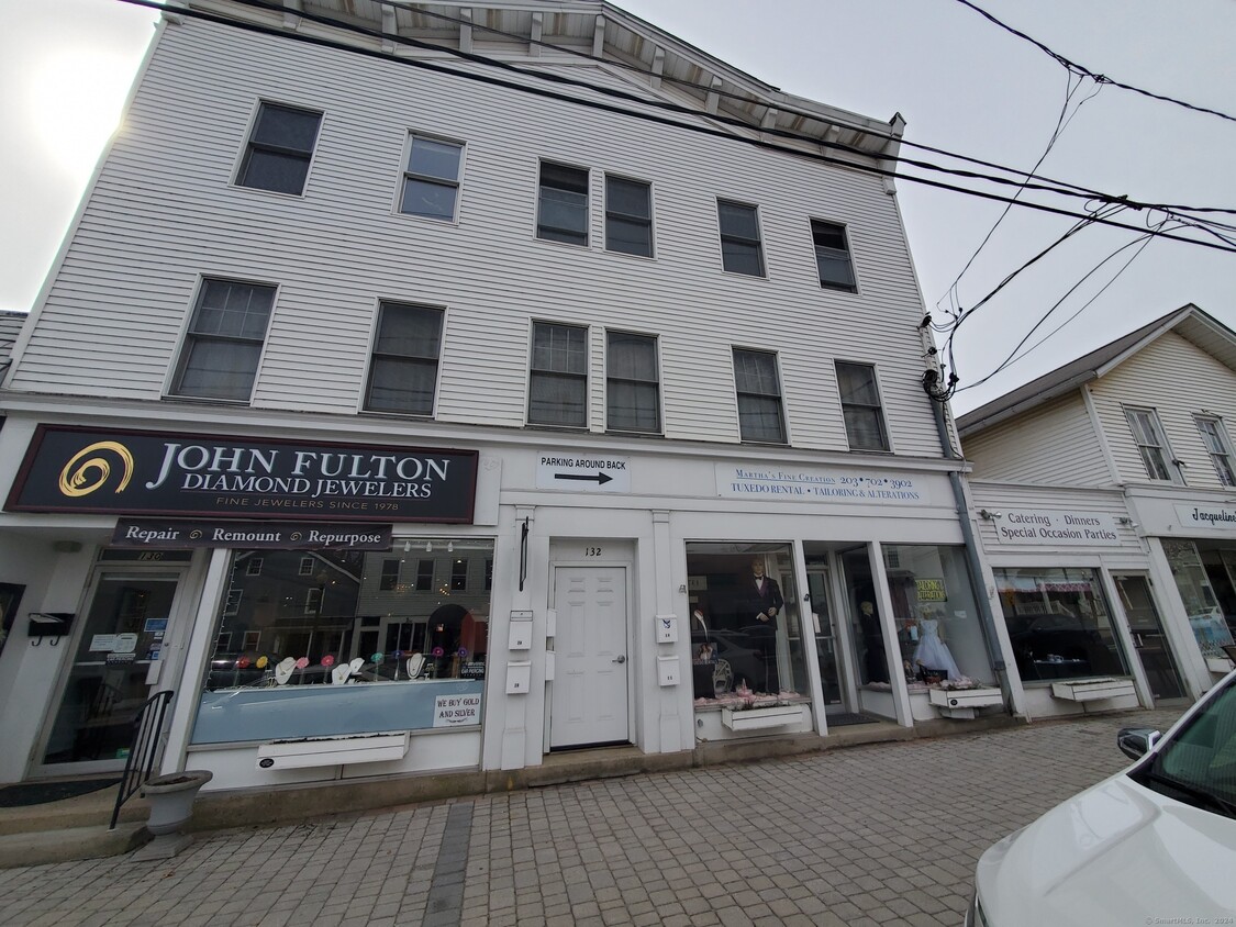 132 Greenwood Ave Unit 3B, Bethel, CT 06801 Room for Rent in Bethel