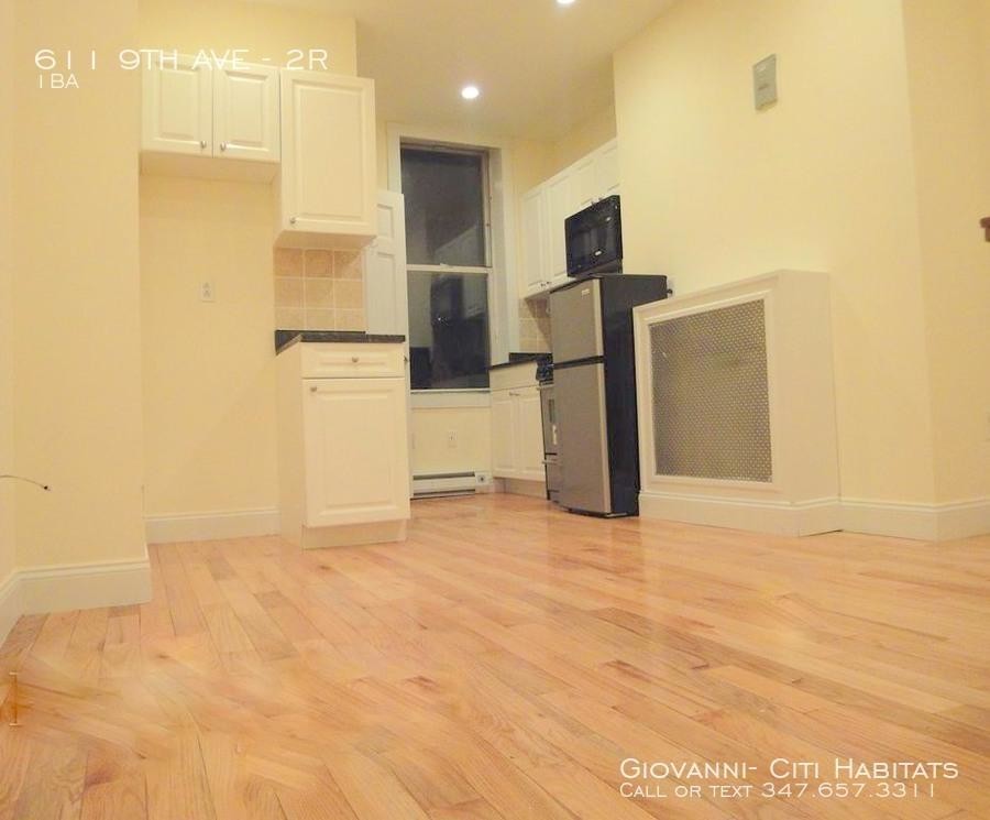 Primary Photo - bedroom in NEW YORK 10036