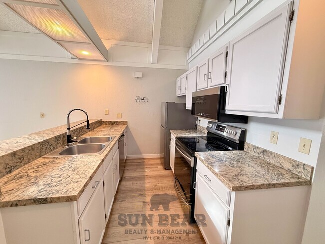 Building Photo - 1 Bedroom plus Loft - 2 blocks from Incline Beach!