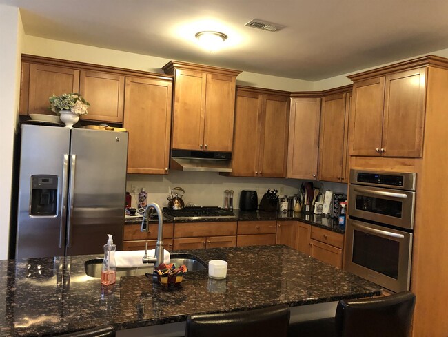 Foto del edificio - 12 Creekside Ct