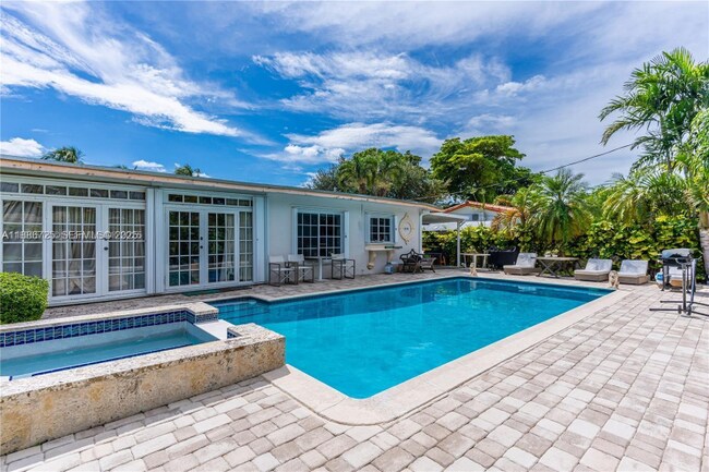 Building Photo - 9901 SW 35th Terrace