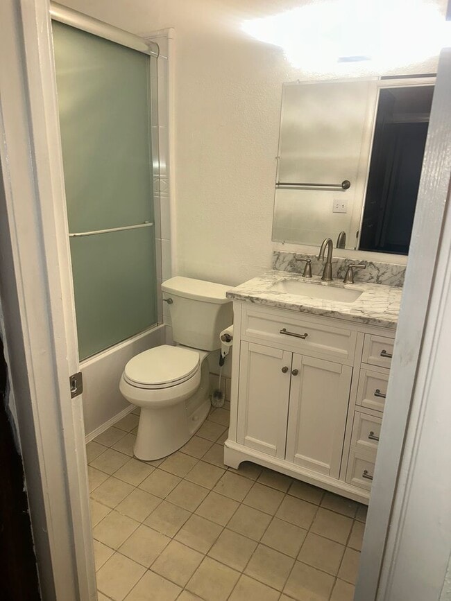 Foto del edificio - Remodelled Duplex With Lincoln Schools