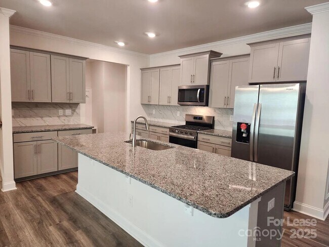 Foto del edificio - 4146 Steel Wy