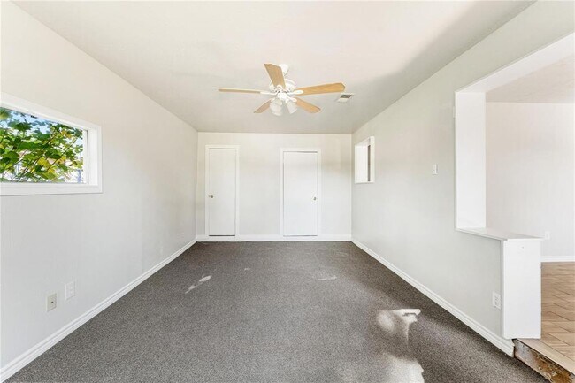 Foto del edificio - 4637 Carmen St