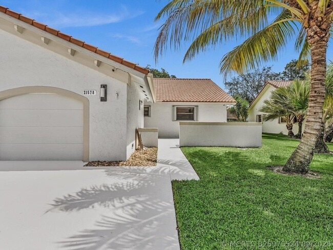 Building Photo - 21578 Altamira Ave