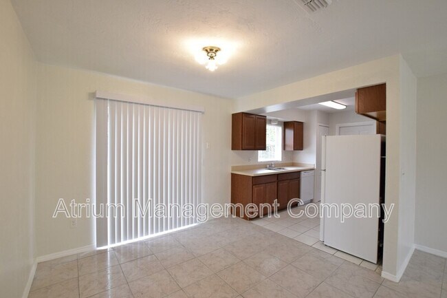 Building Photo - 1500 Coronet Dr