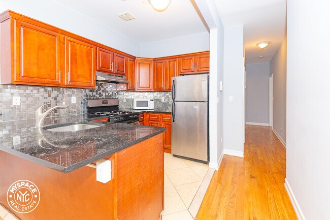 Building Photo - 118A Seigel St