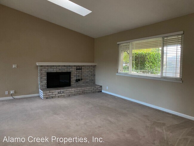 Building Photo - 4 br, 2 bath House - 398 Woodside Circle