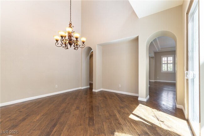 Building Photo - 11228 Hedgemont Ave