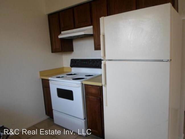 Building Photo - 2 br, 2 bath Apartment - 1104 N Wedgewood Dr
