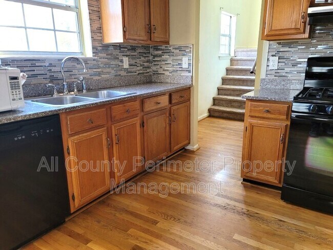 Foto del edificio - 3758 Meadow Creek Dr