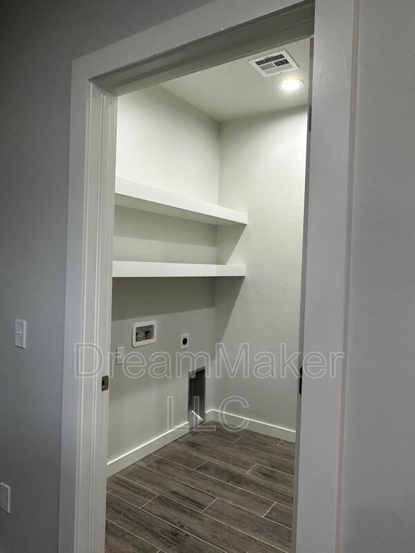 Building Photo - 2815 Clifton Ter