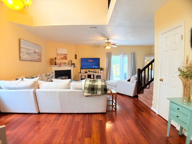 Foto del edificio - 409 Belmont Cir