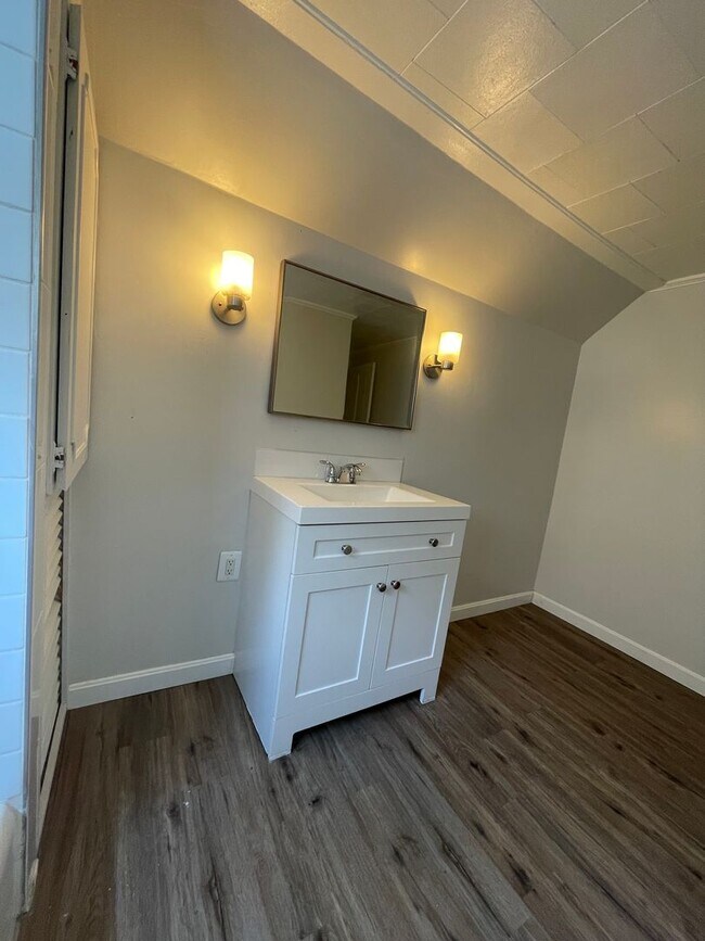 Foto del edificio - 4 Bedroom Single Family House minutes from...
