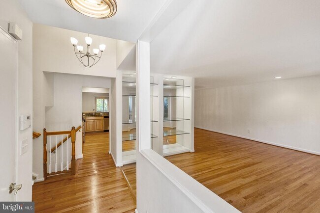 Foto del edificio - 7611 Whittier Blvd