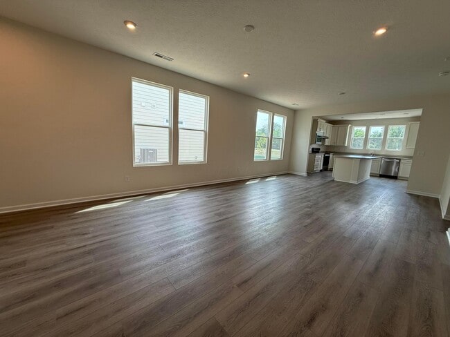 Building Photo - 6650 Preserve Dr