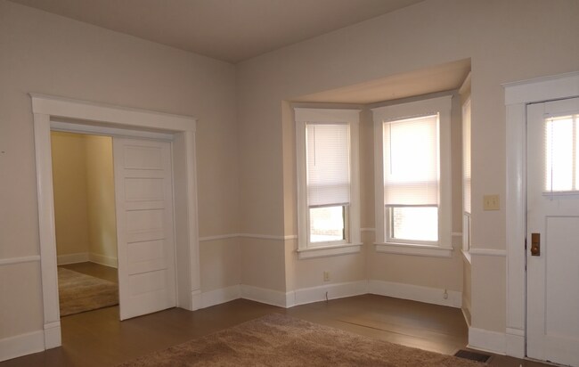 Foto del edificio - Charming 3 Bedroom Near MSU