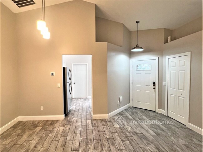 Building Photo - 7001 Ashbrook Ln.