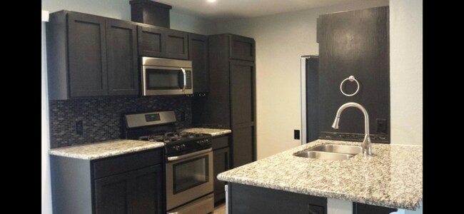 Foto del edificio - 888 Greenfield Ave