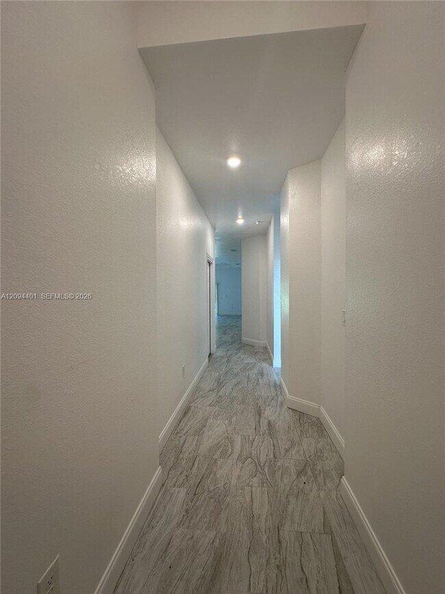 Foto del edificio - 1240 Columbus Blvd