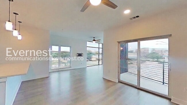 Building Photo - 2220 Webberville Rd